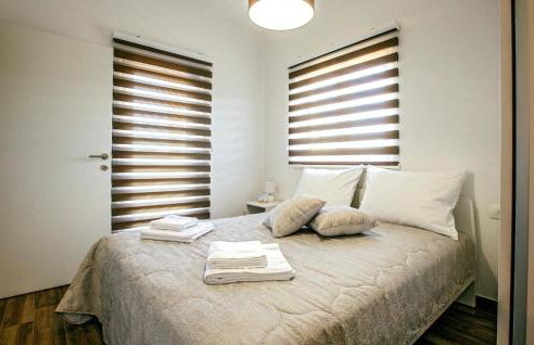 Nice Home In Donji Prolozac With Wifi - Foto 28