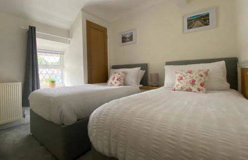 Modern 4-bed Cottage Llanwrst Town Centre & Parking - Snowdonia! near Betws-y-Coed - Photo 22
