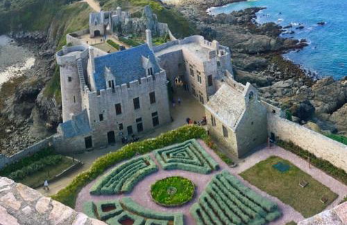 Quai du Val is a Charming Pet and Family Friendly Riverside Gite in Lehon close to Dinan Sleeps 7 - Photo 57