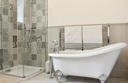 Coach House - Photo 9