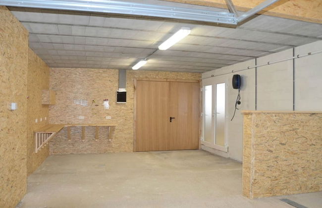 Luxury House with Indoor Pool, Sauna, Hot Tub - Photo 29