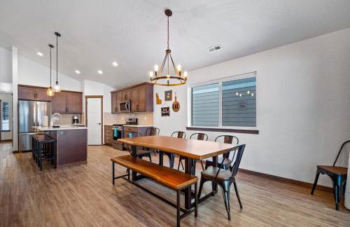 Elk Grove Getaway - Photo 6