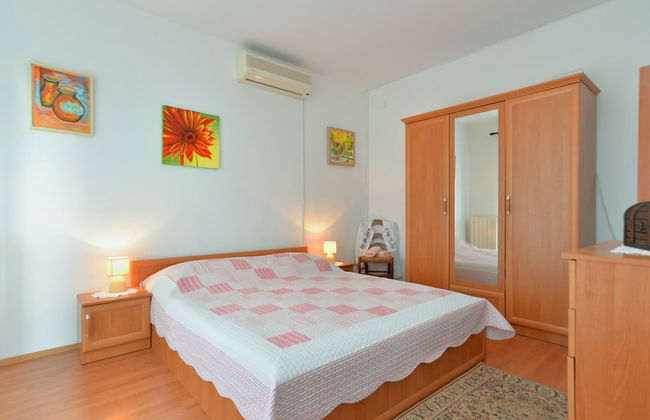 Apartment 1803 - Photo 2