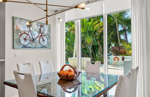 Hemingway 3 Bedroom Condo 2 Blocks from the Beach - Photo 10