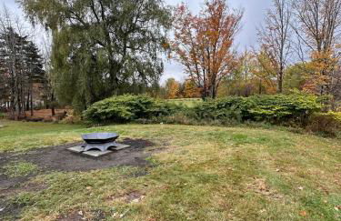 3,000 Sq Ft Historic Colonial Minutes from Okemo with Direct VAST Trail Access - Foto 23