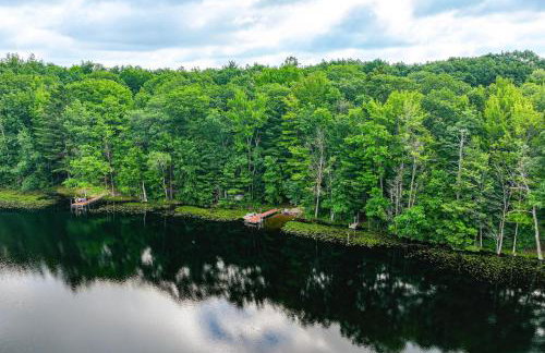 Lakefront Home with Private Beach in Rhinelander! - Foto 34