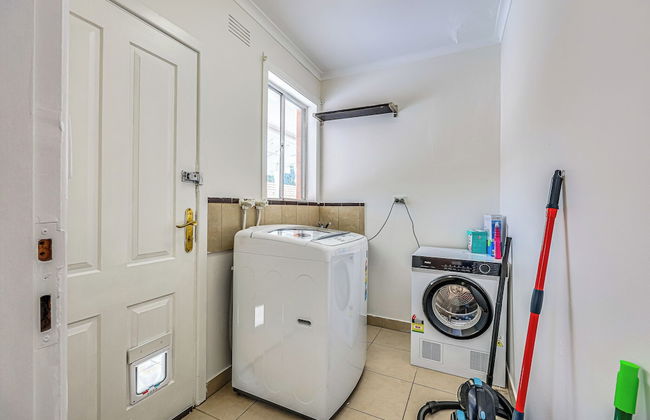 StayAU Serene 3BR Haven for Families - Photo 51