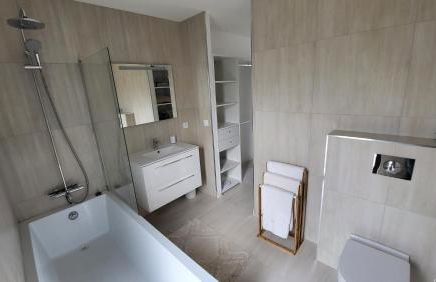 Villa Moderne de Standing avec Piscine Privée à 400m de la Plage - 4 Chambres - Foto 22