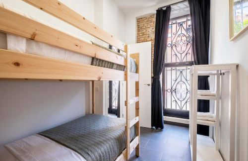 Charming and Comfortable Apartment with Inviting Atmosphere - Photo 12