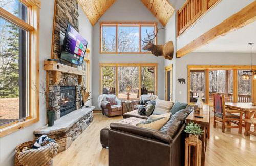 Luxury Lodge on 40 Private Acres • HUMM Sauna • Party Barn • - Foto 56