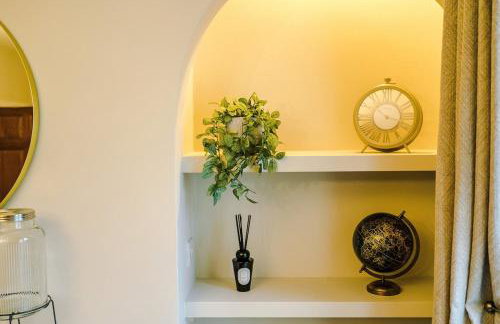 Cosy 3-Bed, Sleeps 5, Free Parking, Long and Short Stays - Photo 13