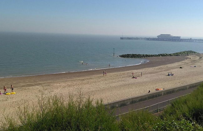 3-bed Homely Modern Caravan in Clacton-on-sea - Foto 19