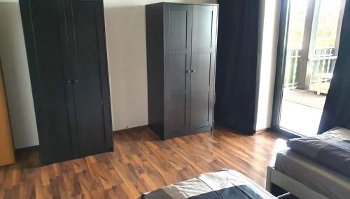 Work & stay apartment with balcony near Ingolstadt - Foto 3, wardrobe