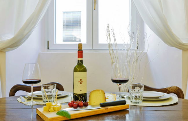 Historic Apt - Wifi - Ac - Top Location - Walk Everywhere - Foto 9