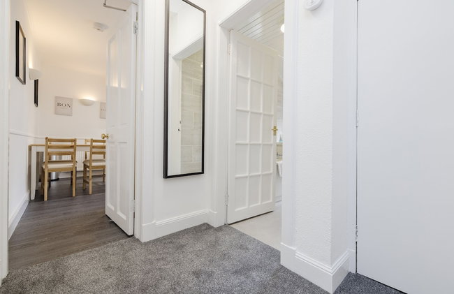 JOIVY Beautiful 2-Br Mews Home, Near Princes Street - Foto 29