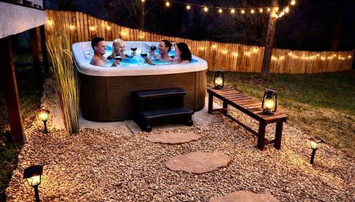 Wizard House + Hot Tub, Private Creek, Large Yard - Foto 3