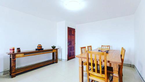 Excelente apartamento no melhor point de Itaúna a 100 m da praia - Foto 3