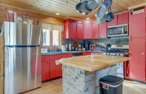 2 Mi to Skiing Casper Cabin with Mtn Views! - Foto 9