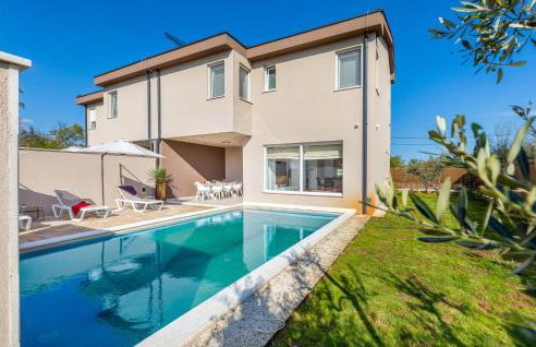 3 Bedroom Beautiful Home In Segotici - Foto 1