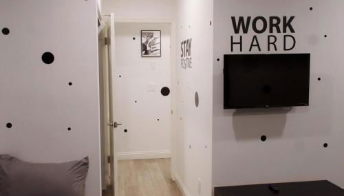 Noir and Gold Retreat - Foto 1