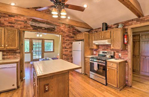 Norfolk Lake Getaway The Kingfisher with Deck - Foto 10