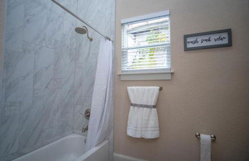 Brand NEW Large Impressive House Near Downtown! - Foto 52