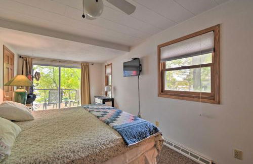 Spacious Lakehouse with Deck, Kayaks, and Dock! - Foto 22