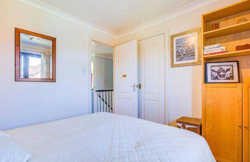 Serene Family Escape - Spacious, Near Thorpe Bay and Southend, Beaches & Amenities - Pass the Keys - Foto 21