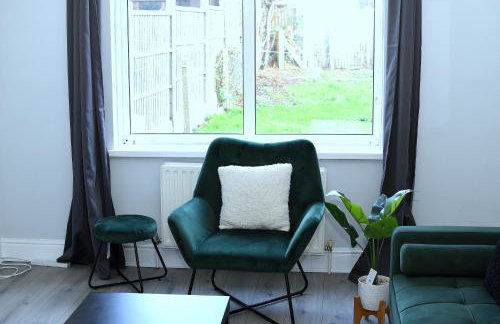 Tranquil Stays at 3 bedroom House in Dagenham - Foto 5