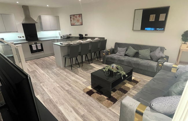 Modern Style in Nottingham City Center - Photo 8