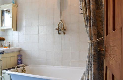 Rebecca's Cottage - Photo 12