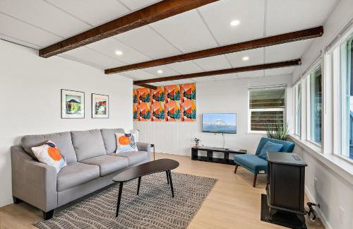 Water & Mountain View Apt - Walk to Waterfront - Foto 8