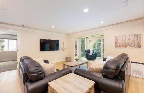 1 block to beach, Private Hot Tub, Fire Pit and BBQ - Foto 16