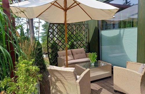 Scandinavian-style lake house - Photo 4