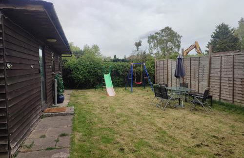 Thorpe Park Studio - Detached Stay & Free Gated Parking - Foto 26