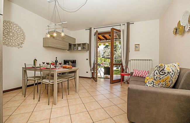 Borgo Degli Ulivi shared pool- 200m lake - Foto 7