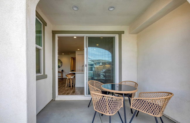 Lakefront w/ Private Pool, Great for Festival Season Lago Luxe by Avantstay - Foto 31