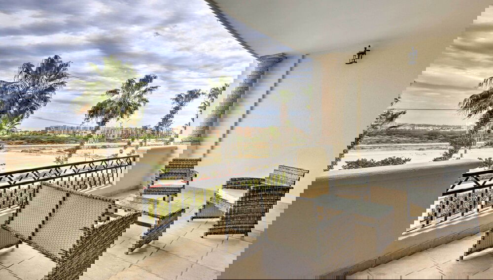 Modern Condo w/ Jetted Tub, Balcony + Ocean View - Foto 1