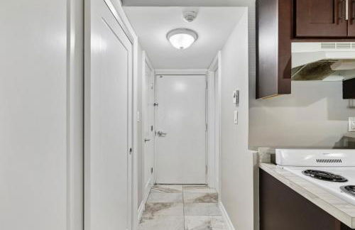 Chic New York Studio with Kitchen - Foto 42