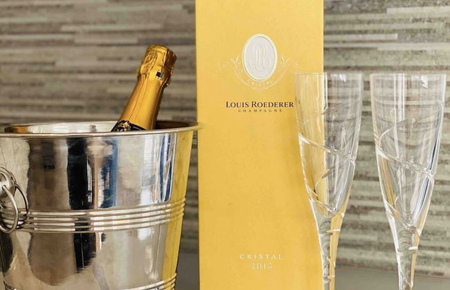 Exclusive 4-bed House 10 Minutes From Newcastle - Photo 9