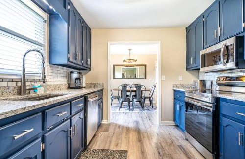 NEW Fully stocked luxury home close to I65 and I72 - Foto 37