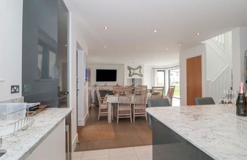 Agua de Plata, 16 Wakeling Island, Silverlake - Photo 9