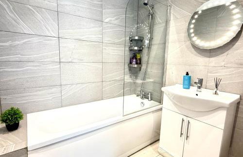 Evergreen Lodge - Two Bed Lux Flat - Parking, Garden, Patio, WIFI, Netflix - Close to Blenheim Palace & Oxford - F3 - Photo 14