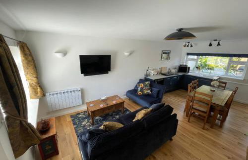 Sompting Village - Close to sea and South Downs - Photo 3