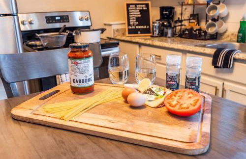 Sleeps 6-Full Kitchen-4 Beds-Big Couch-OfficeSpace - Foto 27