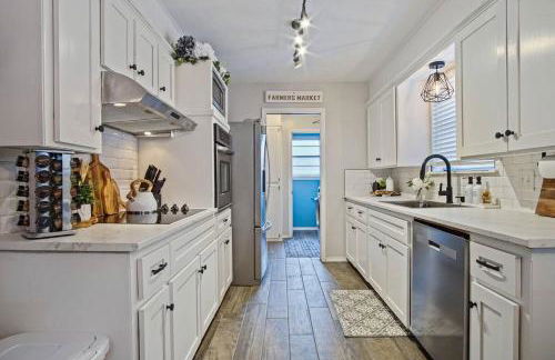 OU Hideaway Relaxing Hot Tub Pool Table - Foto 50