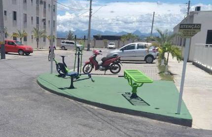 Luias, apartamento ao lado do shopping plaza e atacadão com wi-fi , tv grátis van na porta - Photo 36