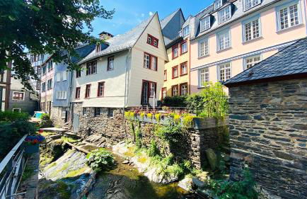 Monschau-Auszeit: Historisch wohnen direkt am Bach - Foto 14