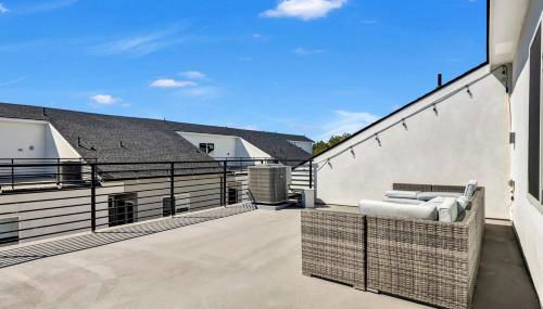 Dallas Escape w/ Rooftop + Yard • Sleeps 10 - Foto 4