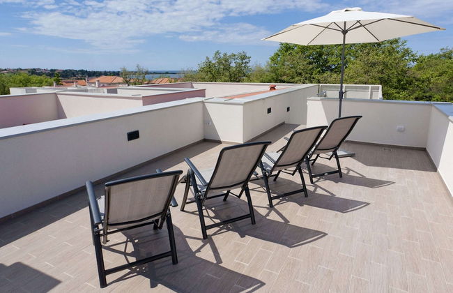 Villa in Novigrad With Pool & Rooftop Terrace - Foto 31